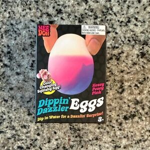 Dippin' Dazzler Eggs - Color Changing Pink Toy